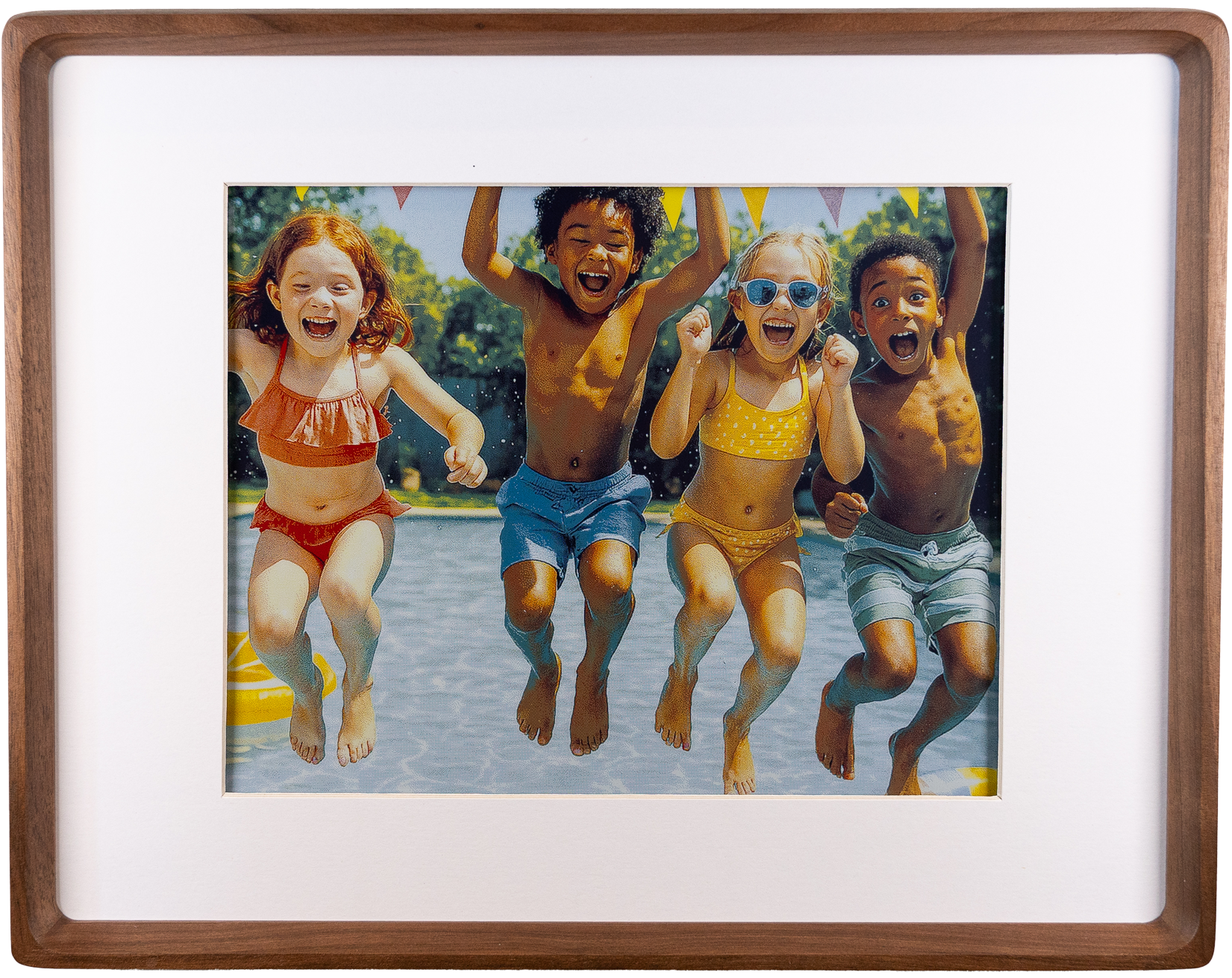 Wallie frame showing a beautiful high-definition photograph with paper-like quality
